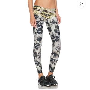 Revolve Teeki Desert Rose Hot Pant Leggings XS